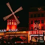 Elegance For 4 People - Moulin Rouge Pigalle