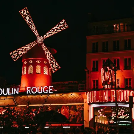 Elegance For 4 People - Moulin Rouge Pigalle